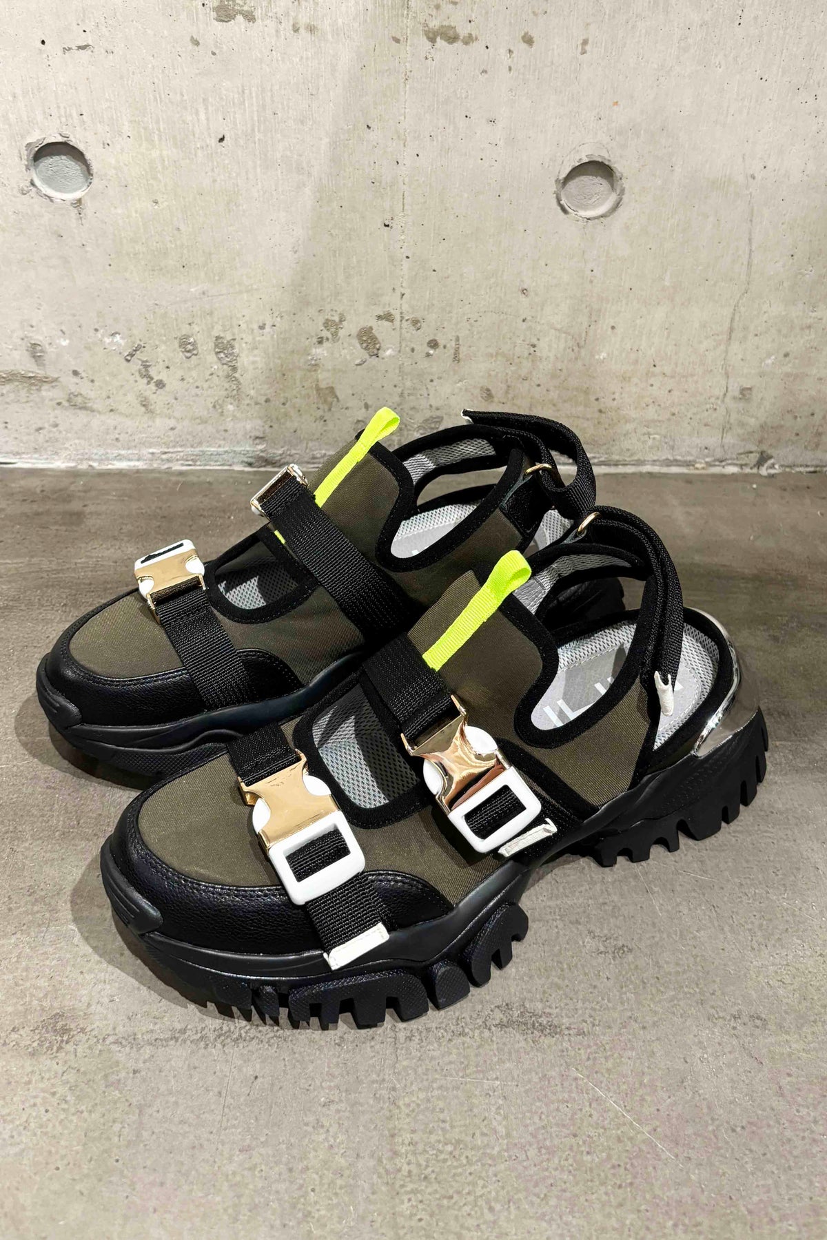 バックルサンダルシューズ