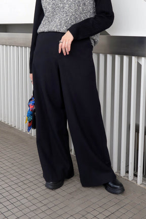 ウォームストレッチワイドパンツ