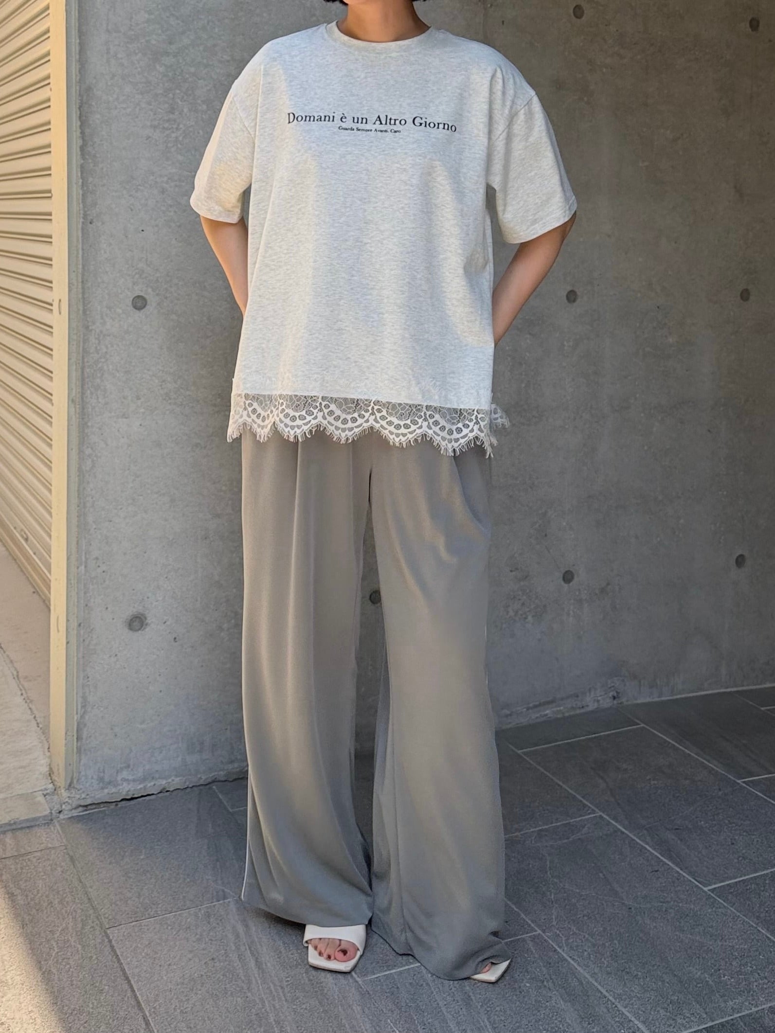 レースヘムロゴTシャツ