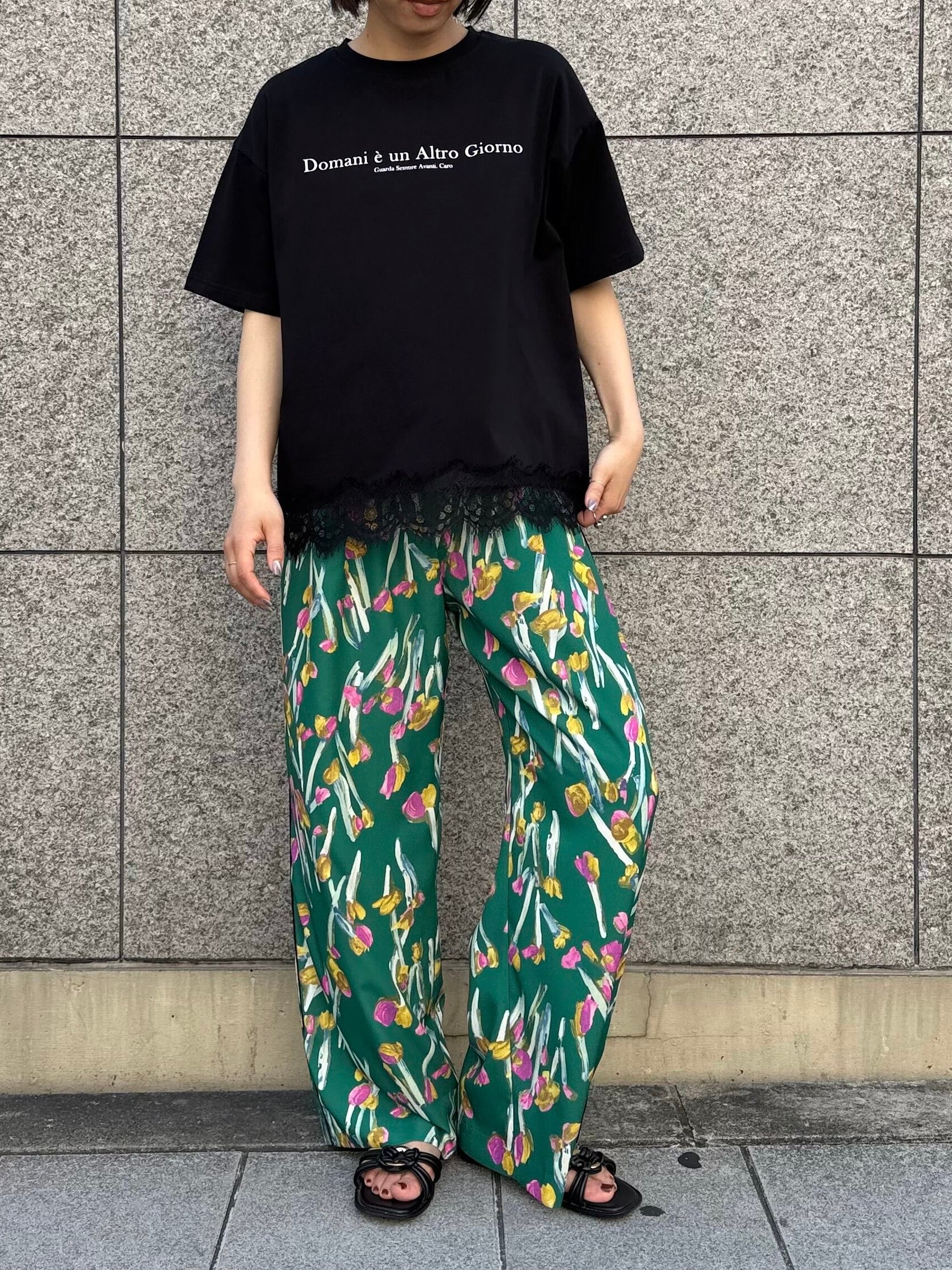 レースヘムロゴTシャツ