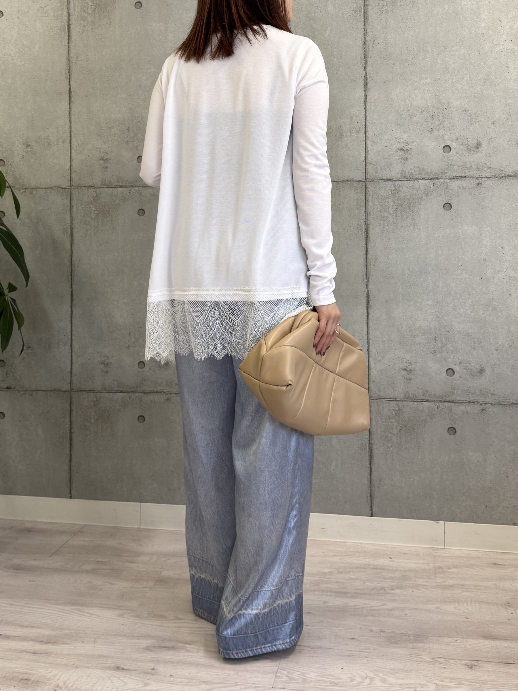 大人可愛い裾レースTOPS