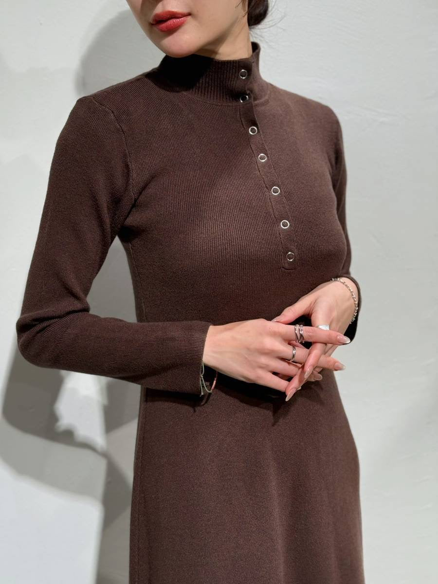 ハイネックリブニットワンピース