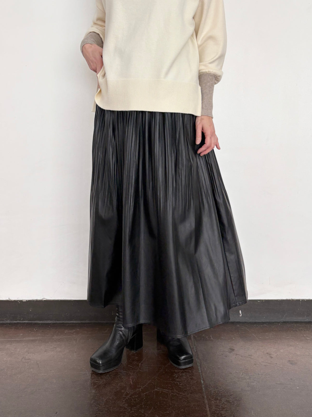 レザーライクプリーツスカート