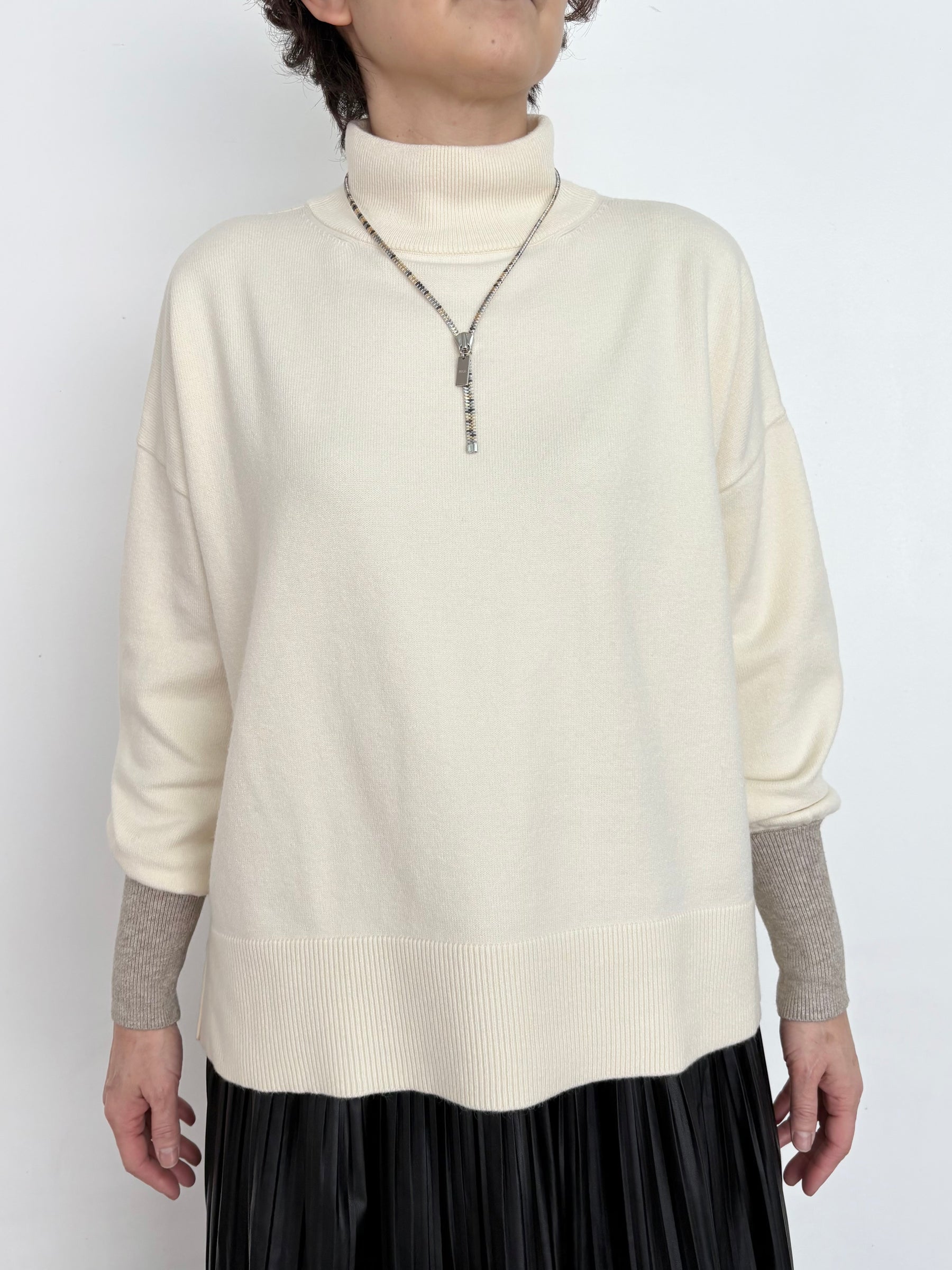 配色袖ニットプルオーバー