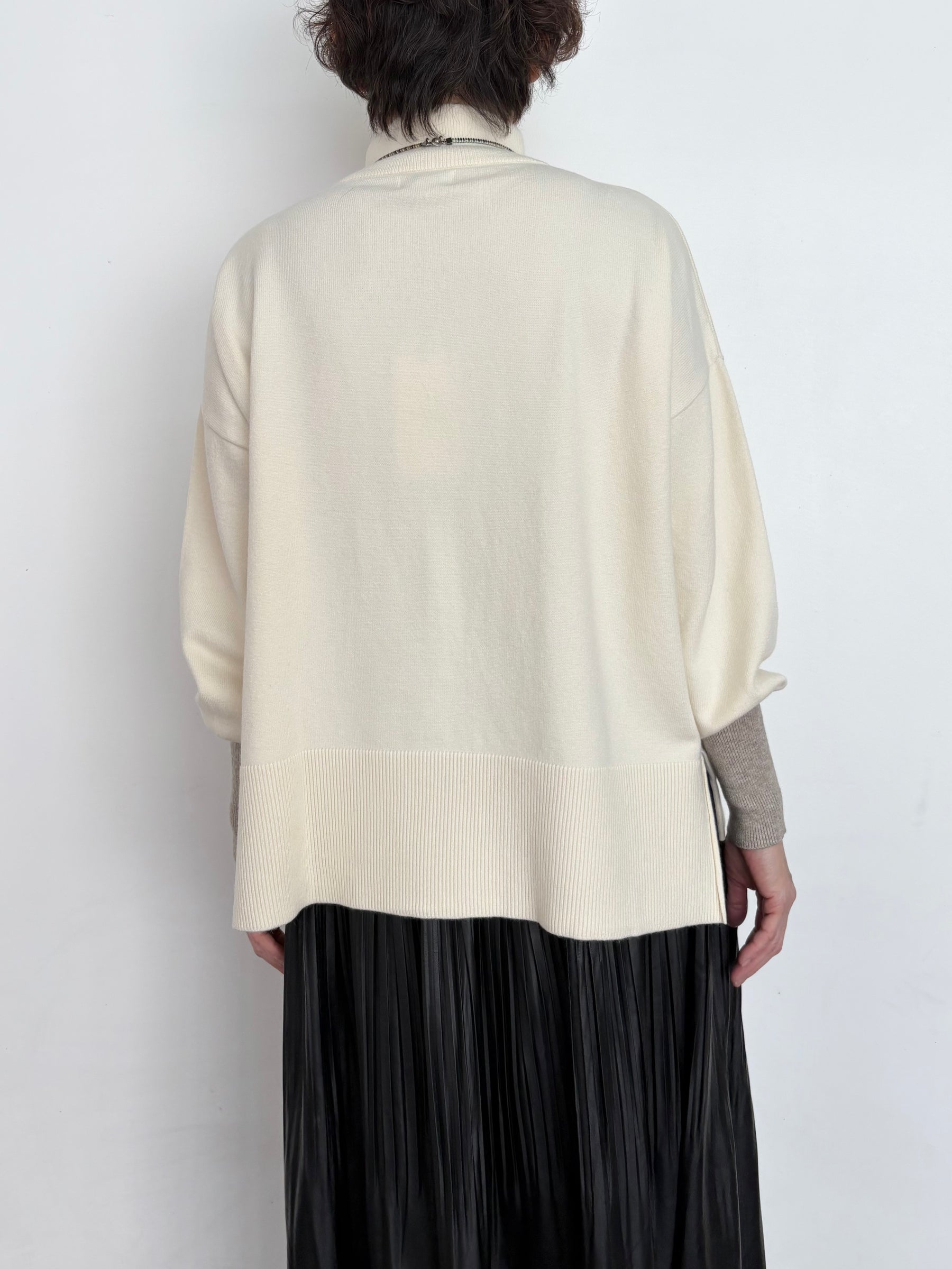 配色袖ニットプルオーバー