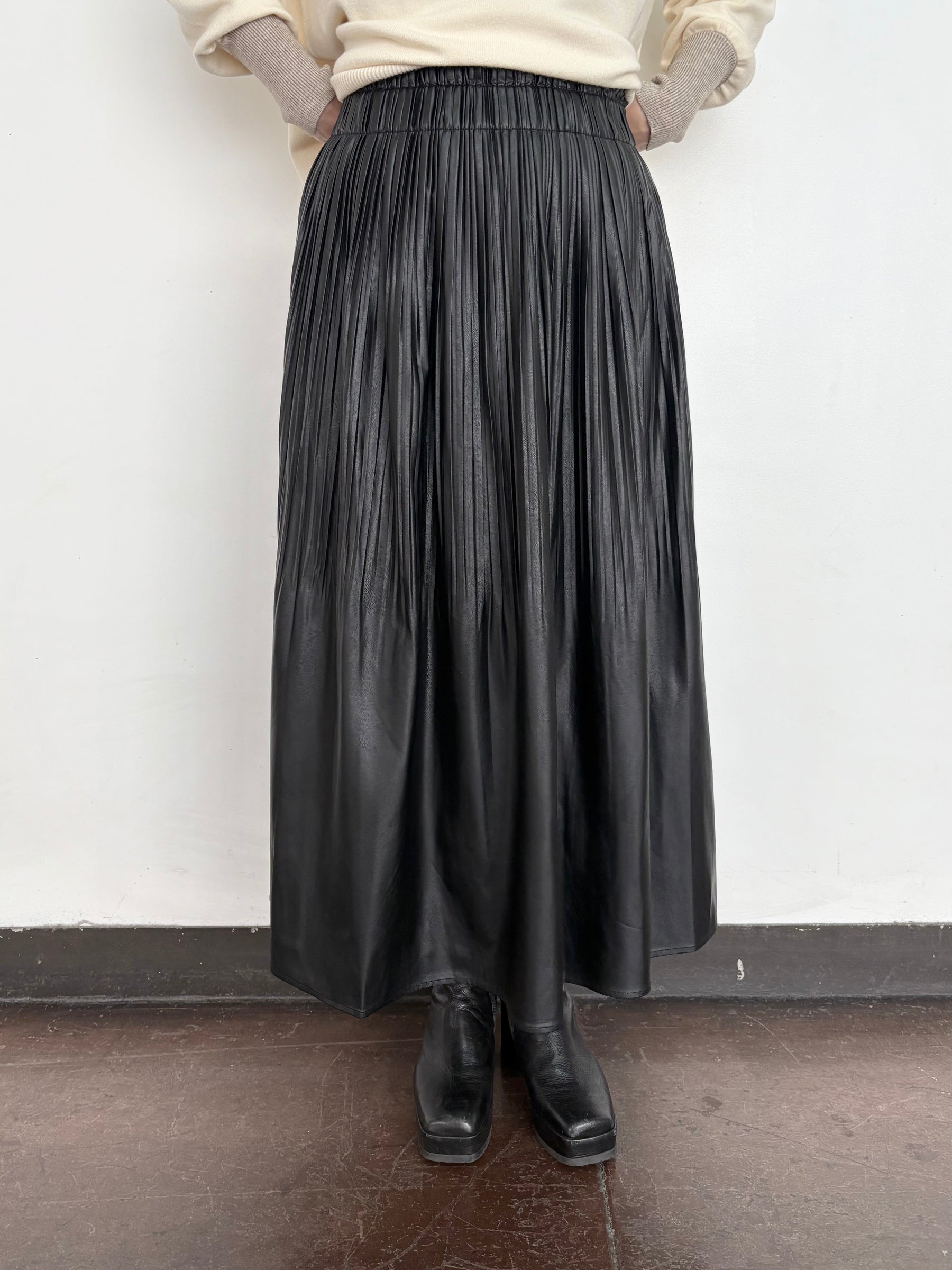 レザーライクプリーツスカート