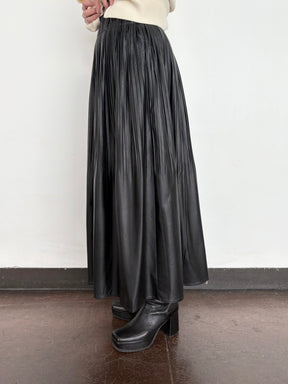 レザーライクプリーツスカート