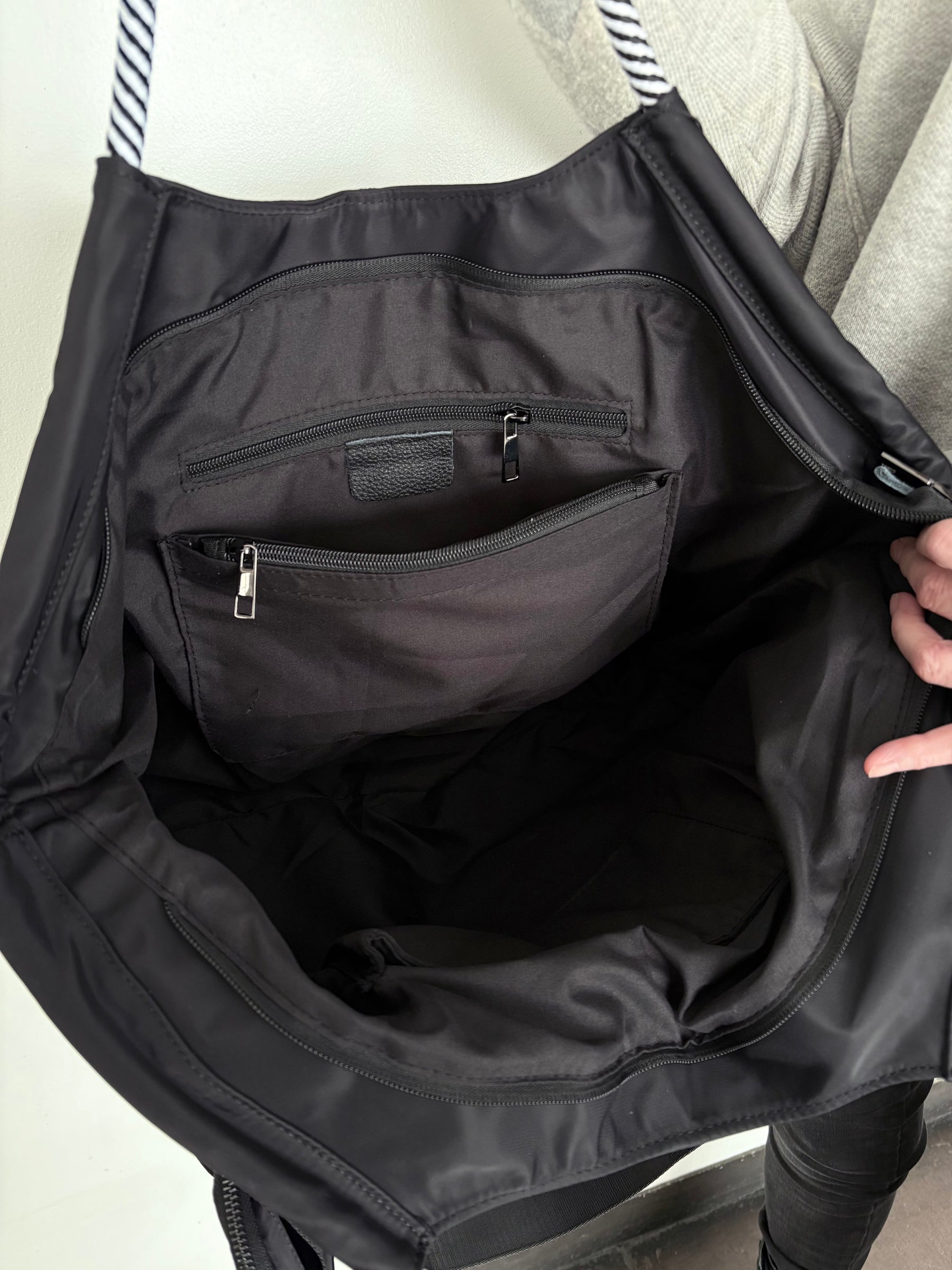 ランダムロゴ2WAYナイロントートバッグ