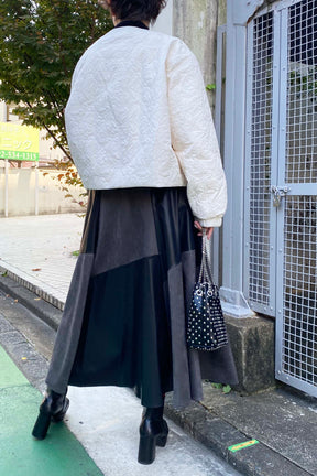 刺繍ダウンジャケット