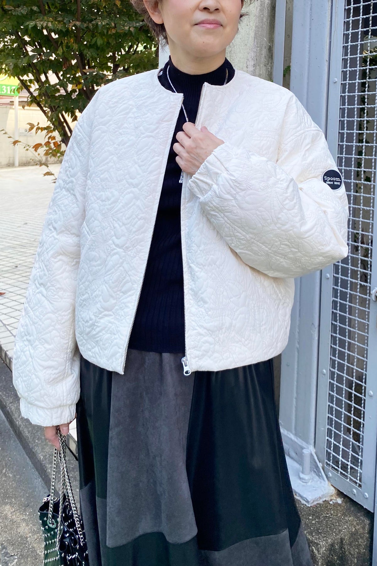 刺繍ダウンジャケット