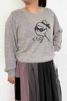 女の子柄刺繍ニット