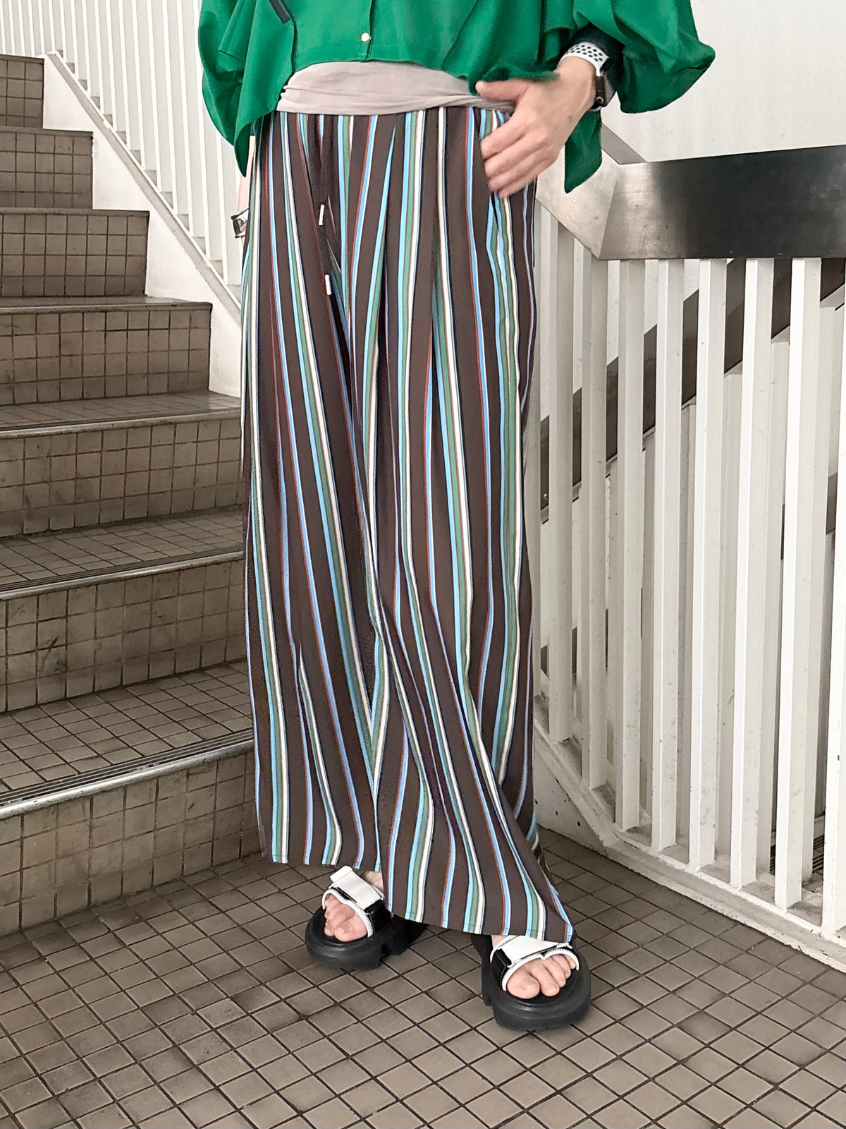 マルチストライプダブルウエストタックパンツ