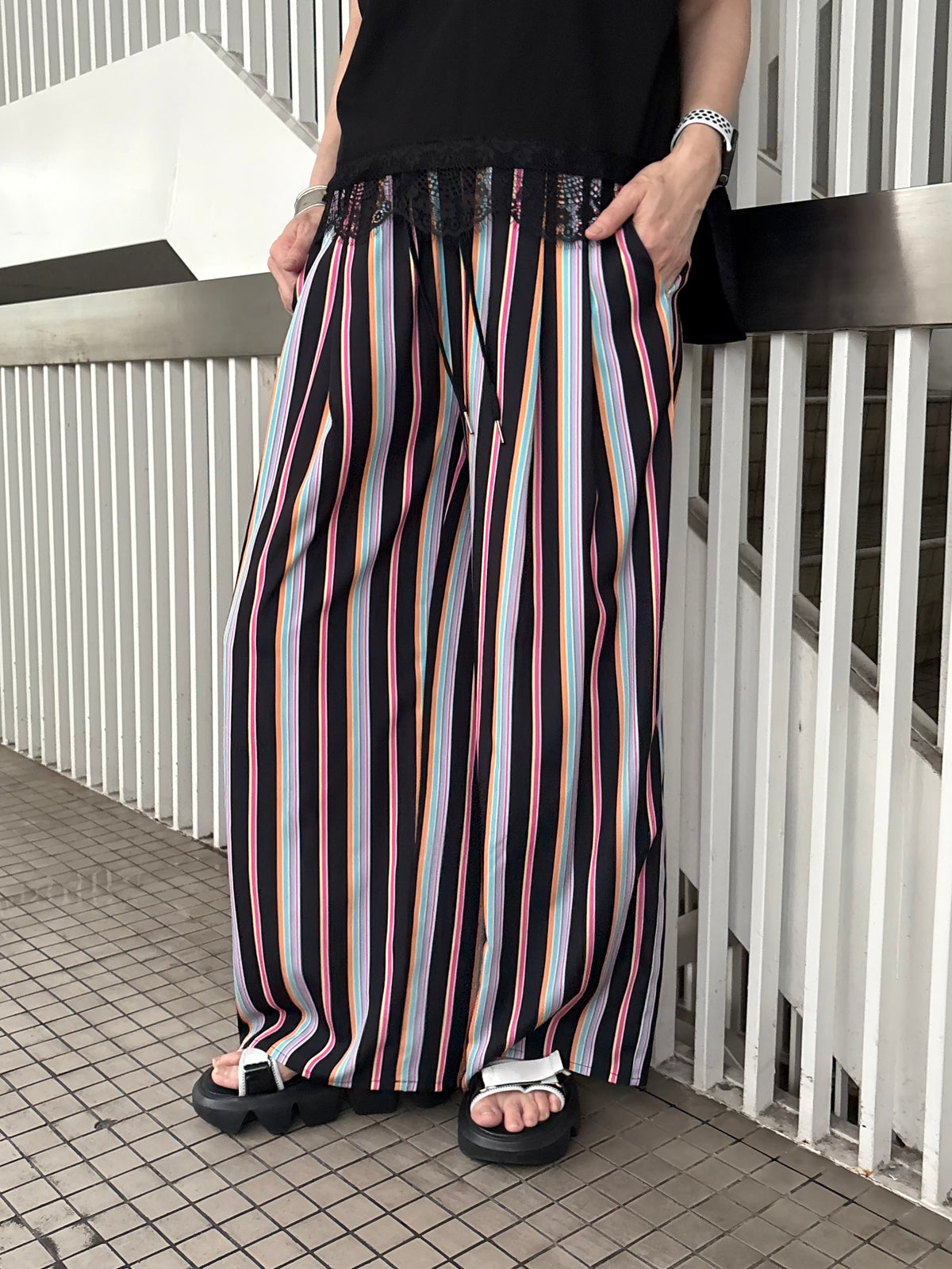 マルチストライプダブルウエストタックパンツ