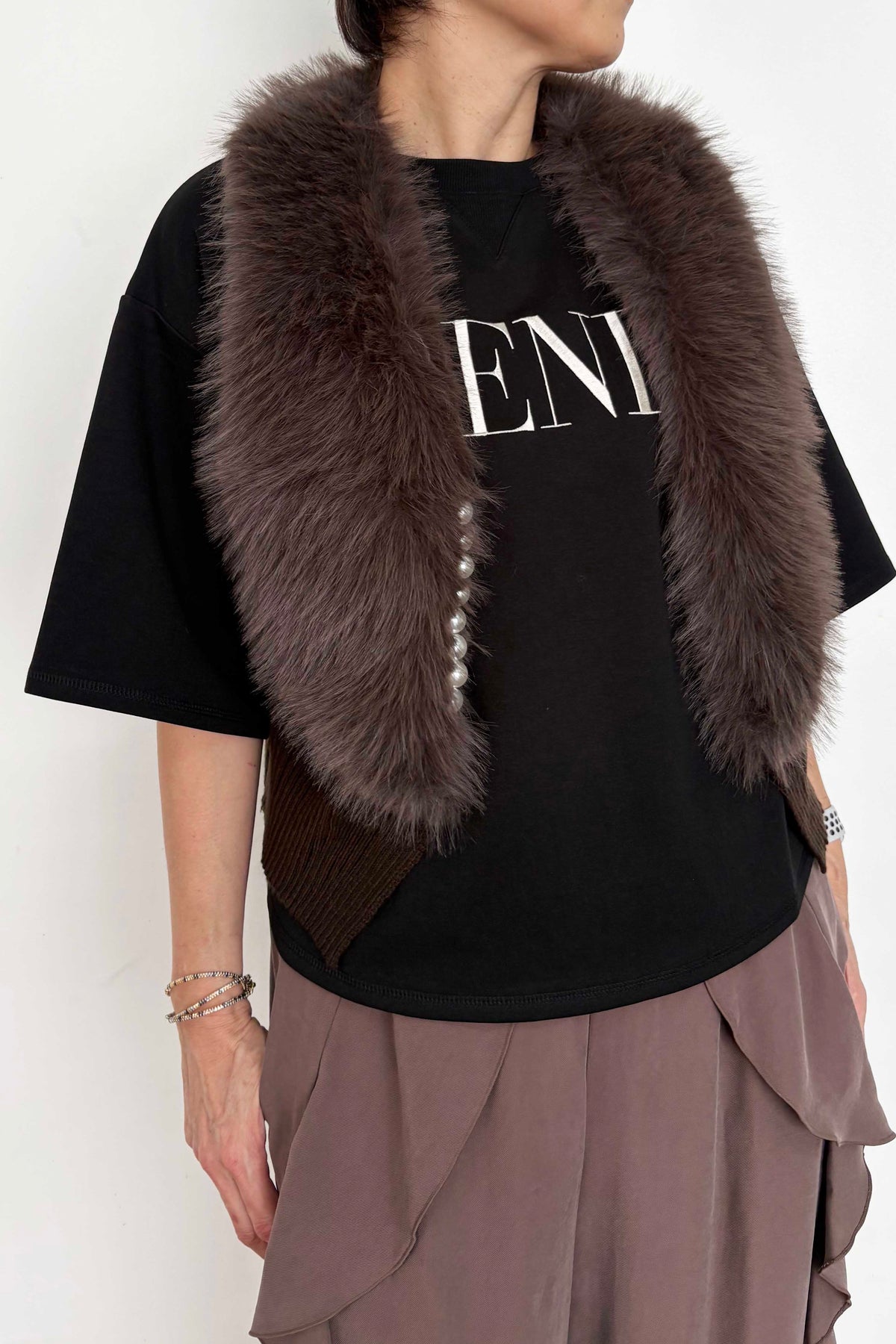 フェイクファーベスト