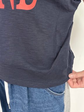 肩タックドレープロゴTシャツ