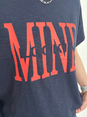 肩タックドレープロゴTシャツ