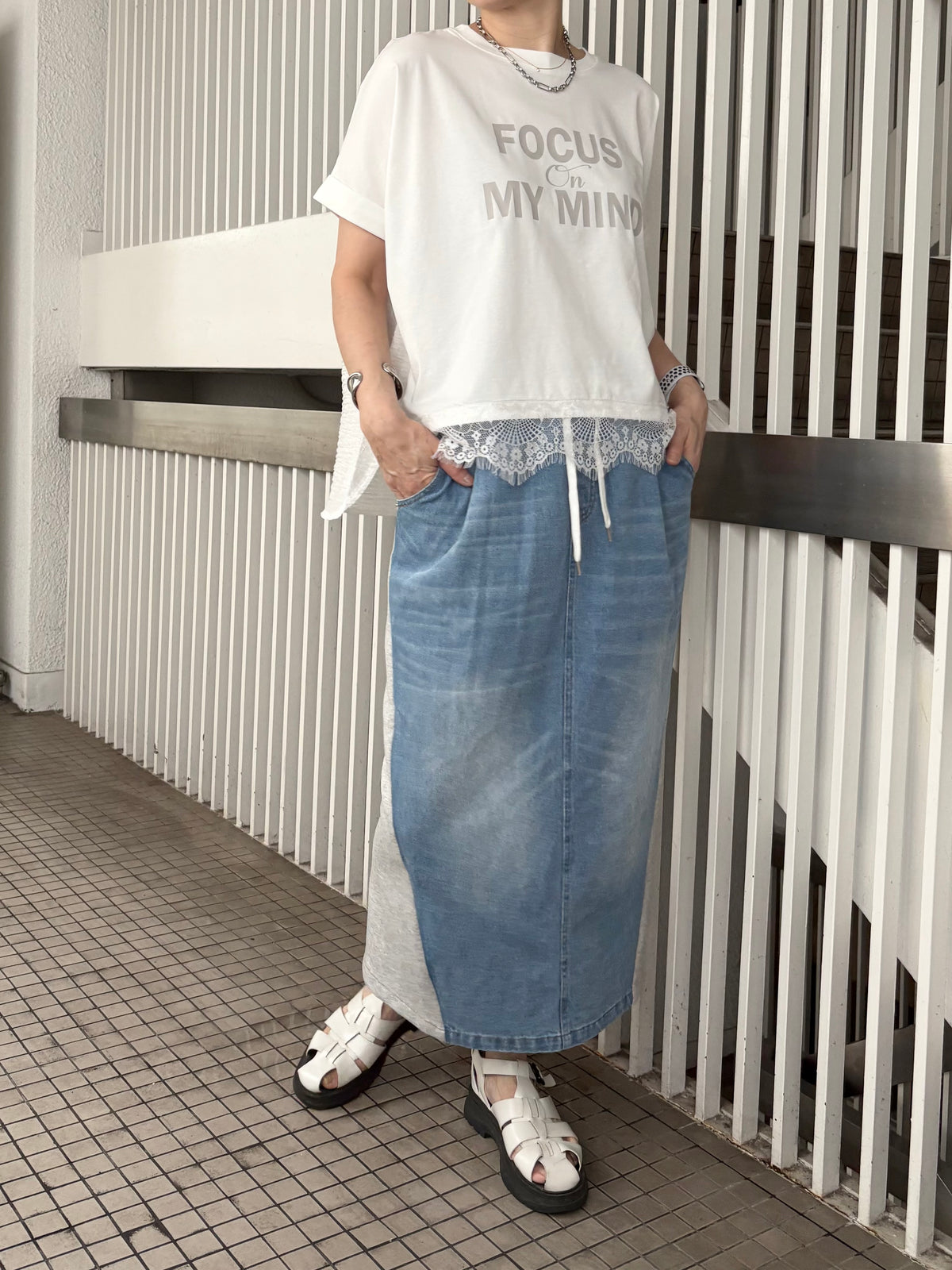 デニム×スムースカットソー切替タイトスカート