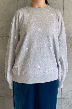 ★モチーフ刺繍ニット