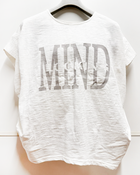 肩タックドレープロゴTシャツ