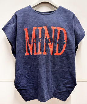 肩タックドレープロゴTシャツ