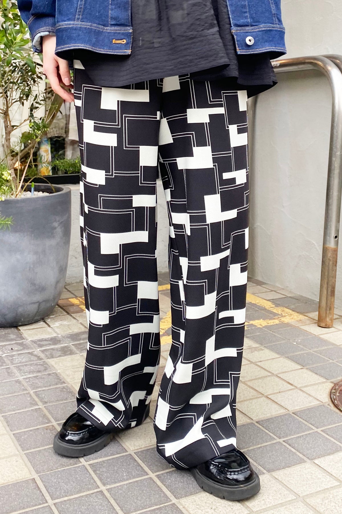 ツイル幾何学セミワイドパンツ
