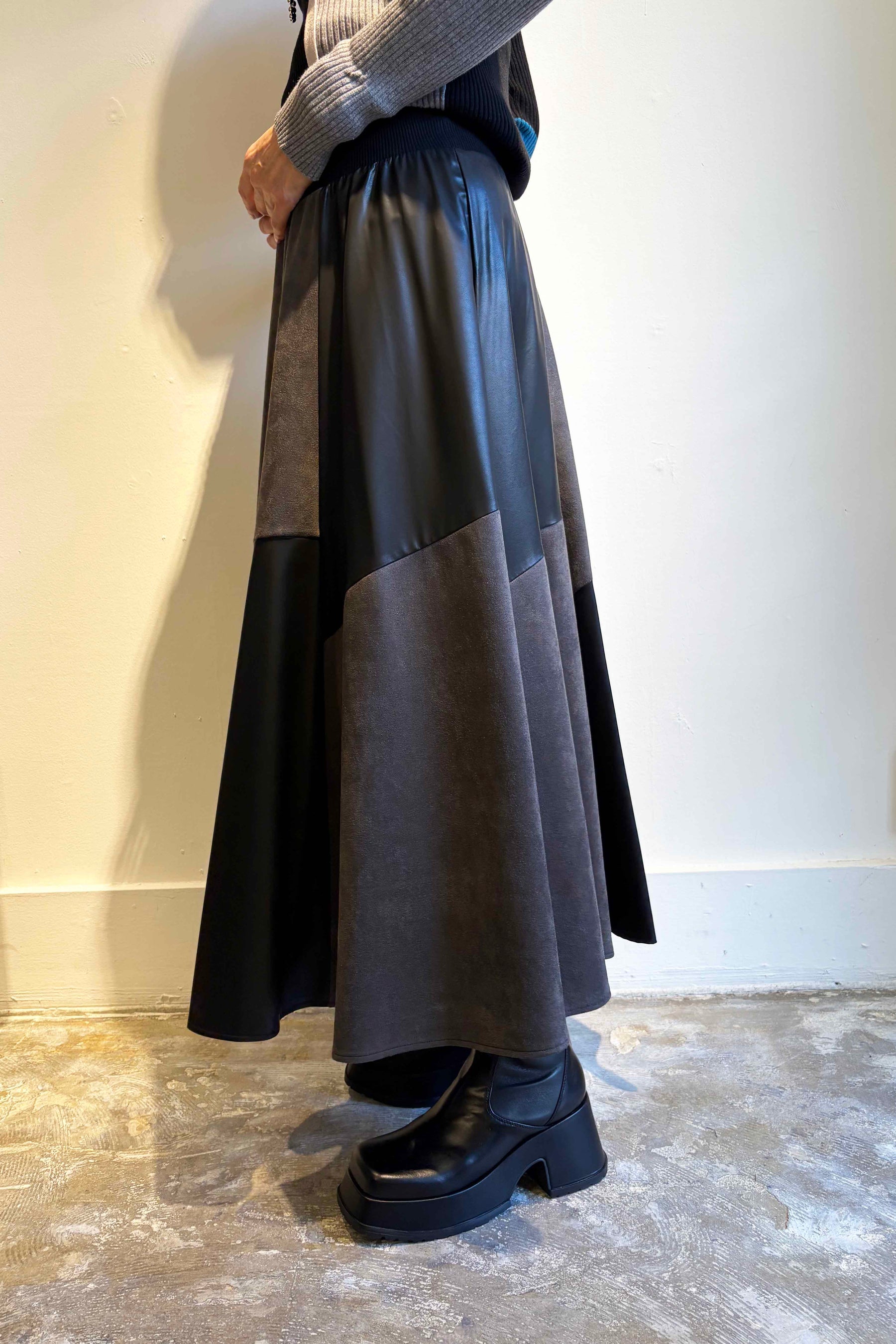 エコレザー＆スウェードハギスカート
