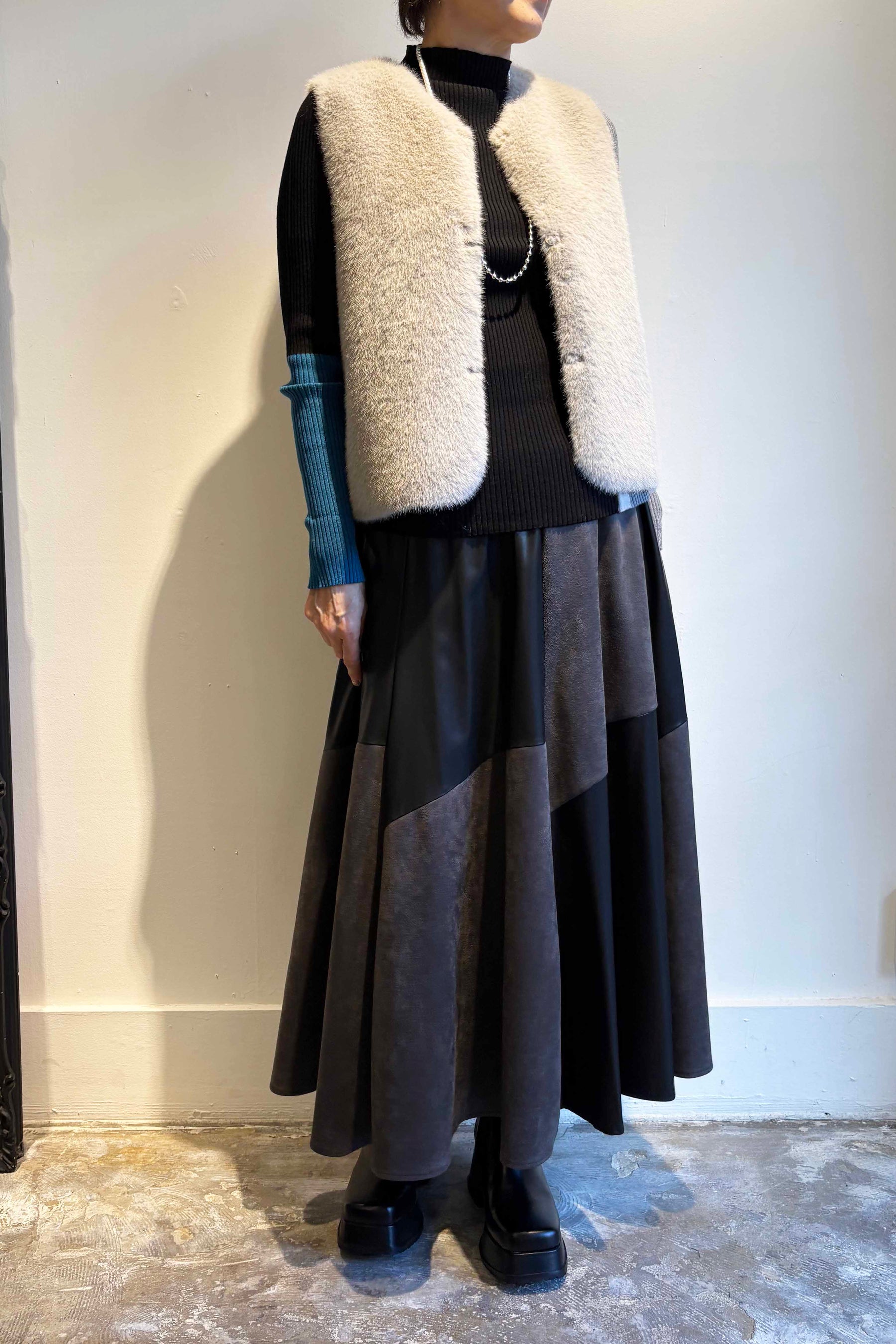 エコレザー＆スウェードハギスカート