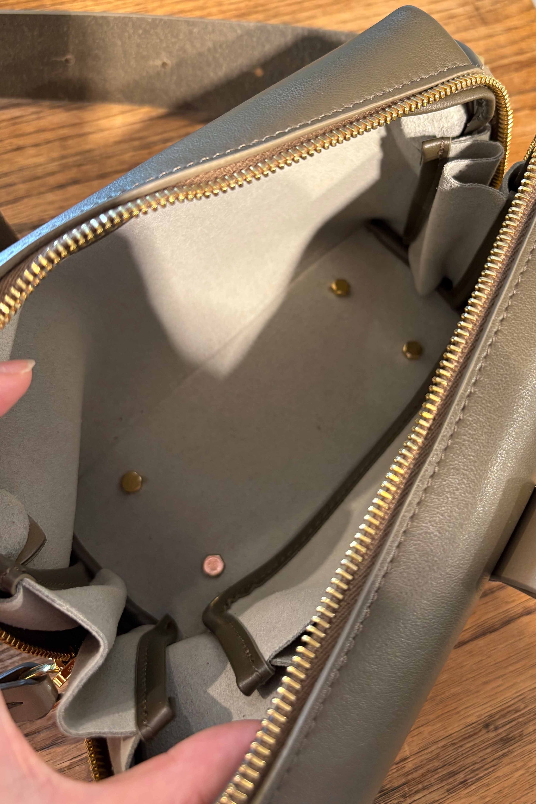 POSHY レザーショルダーBAG
