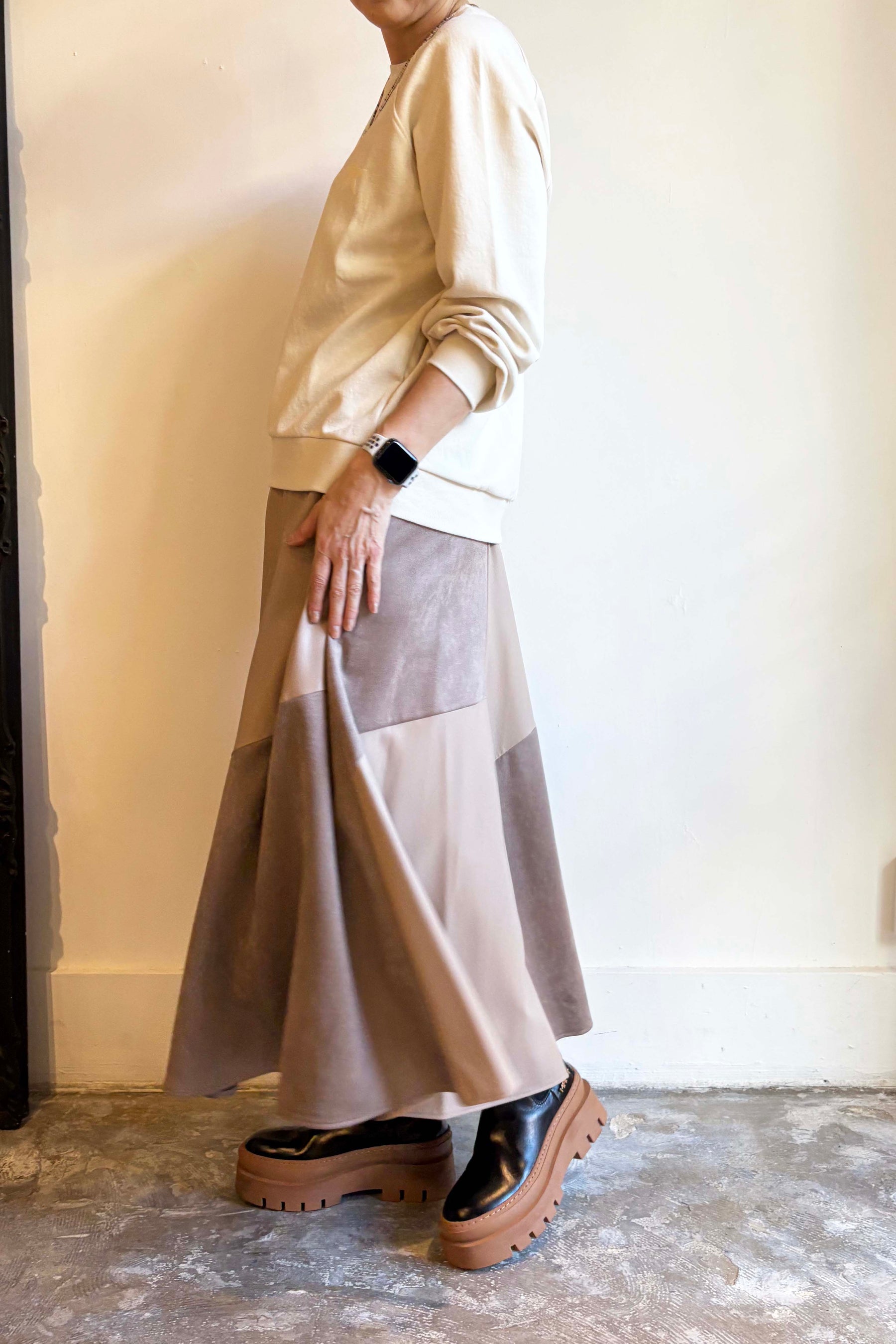 エコレザー＆スウェードハギスカート