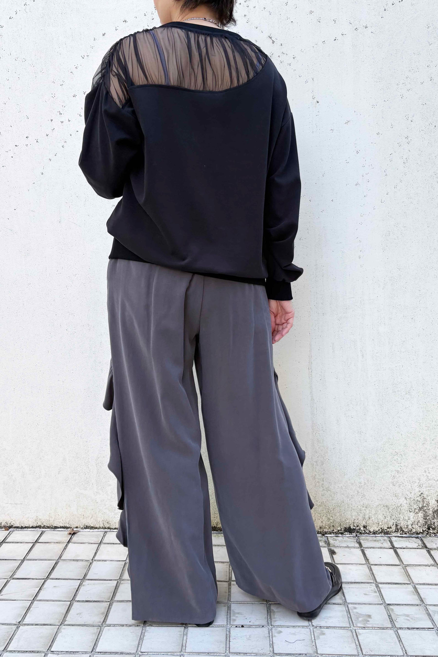 デコルテシアートップス