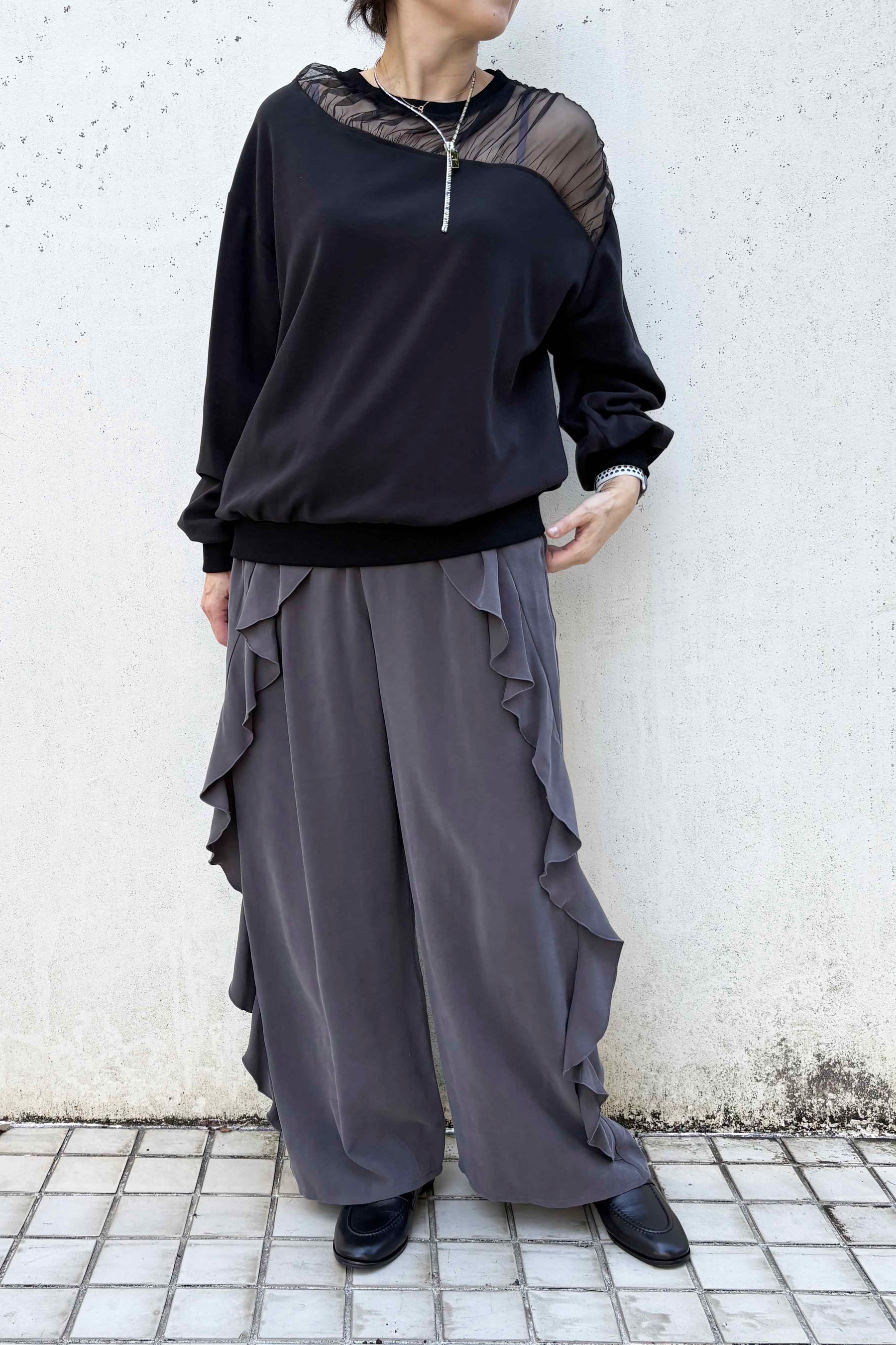 デコルテシアートップス