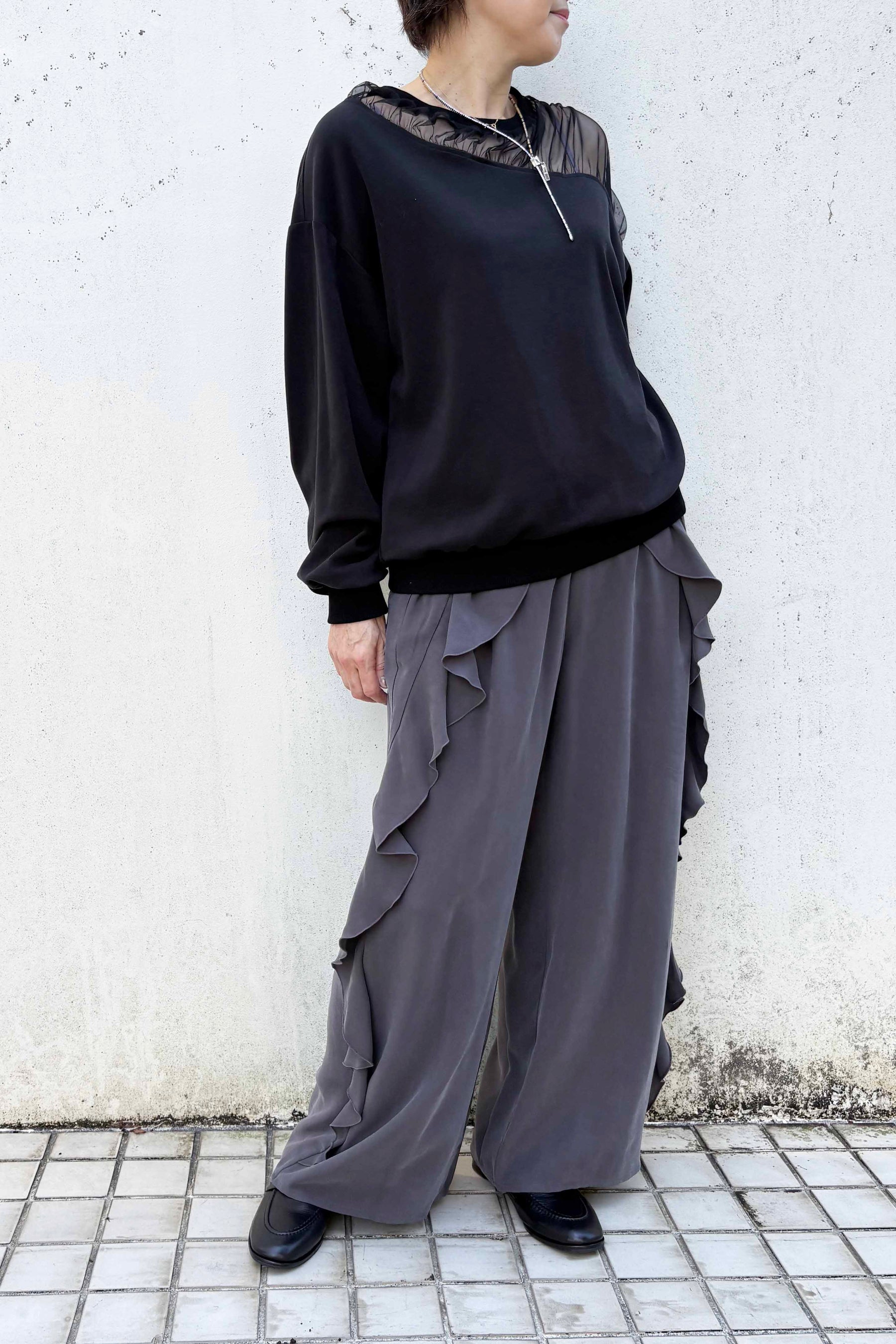 デコルテシアートップス