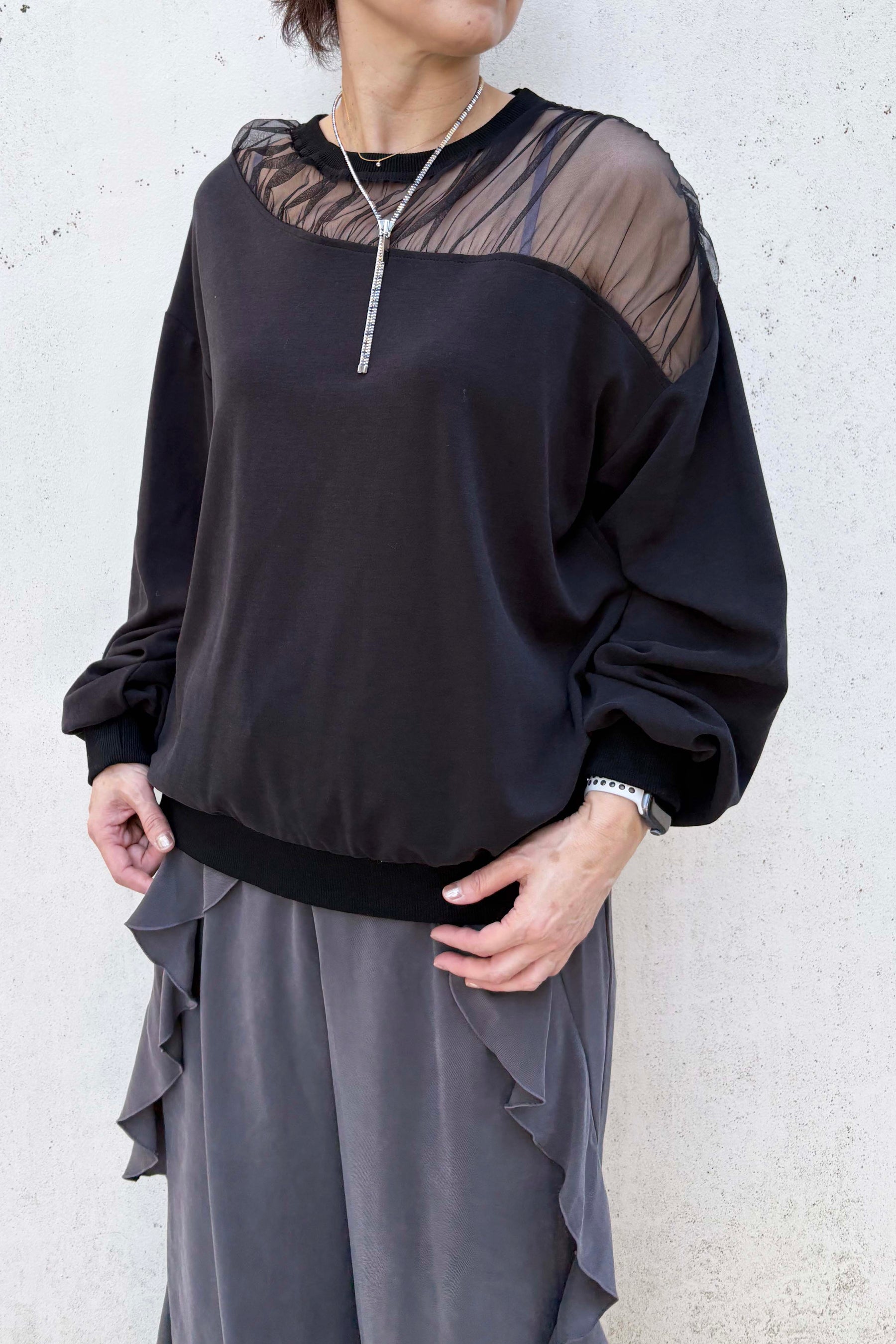 デコルテシアートップス