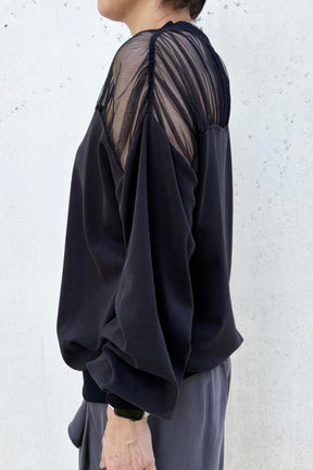 デコルテシアートップス