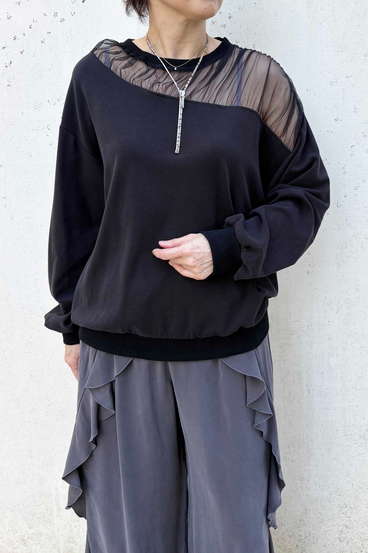 デコルテシアートップス