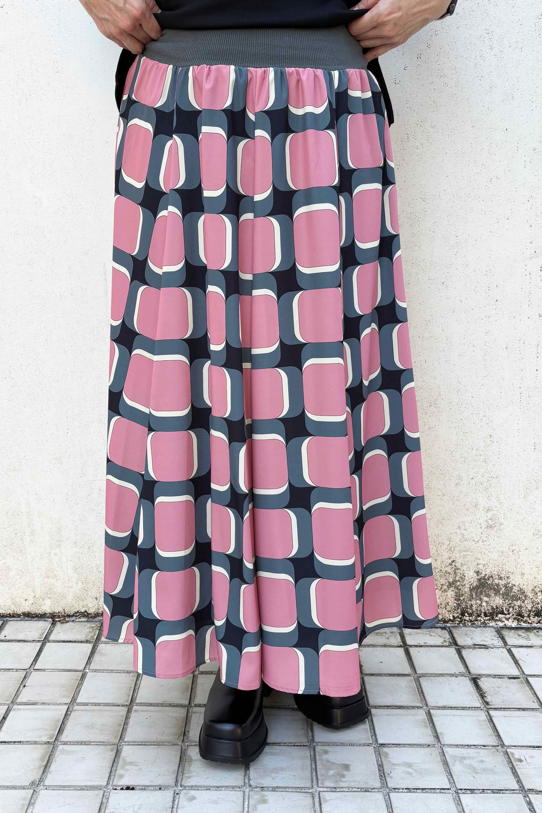 レトロ幾何学柄プリントスカート