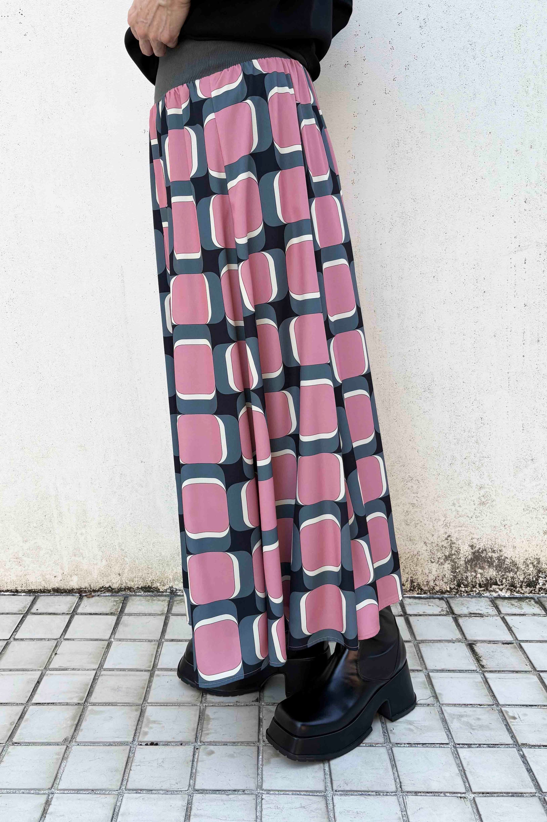 レトロ幾何学柄プリントスカート