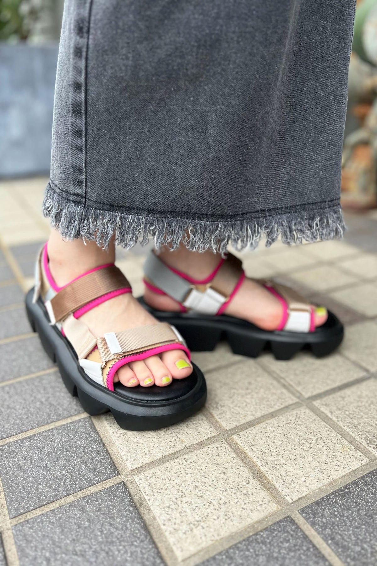 カラーベルクロサンダル