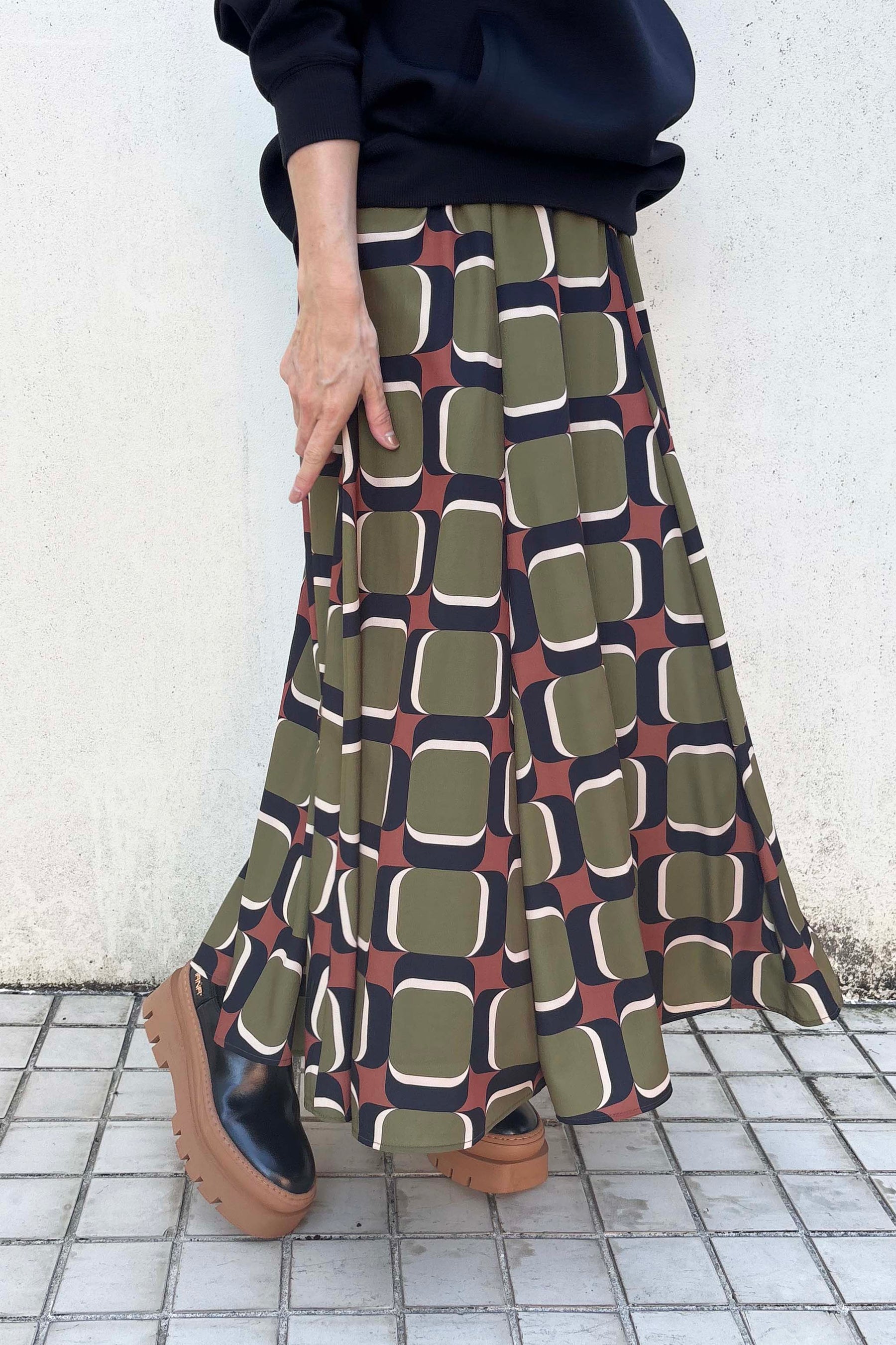 レトロ幾何学柄プリントスカート