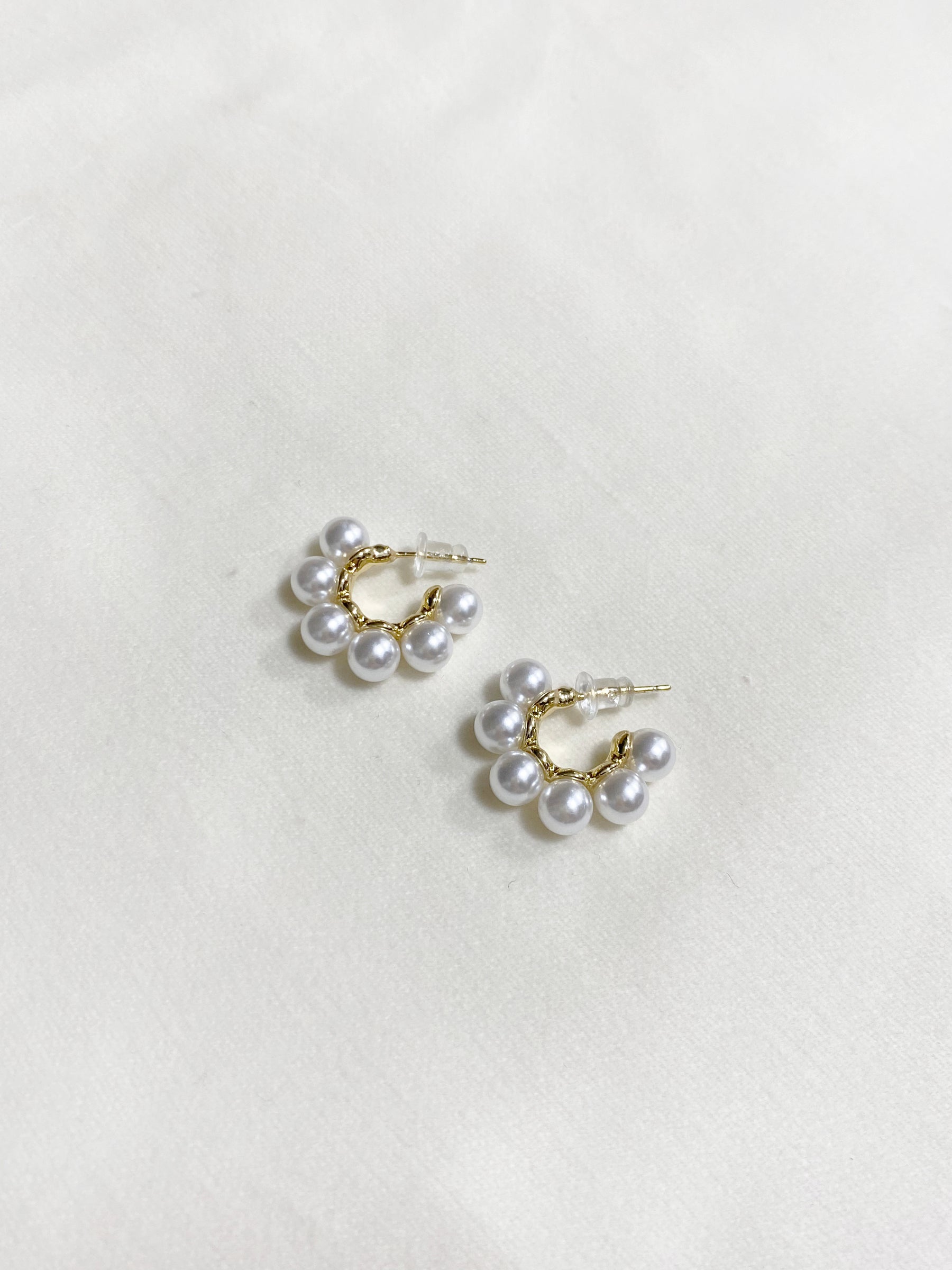 パールフープピアス