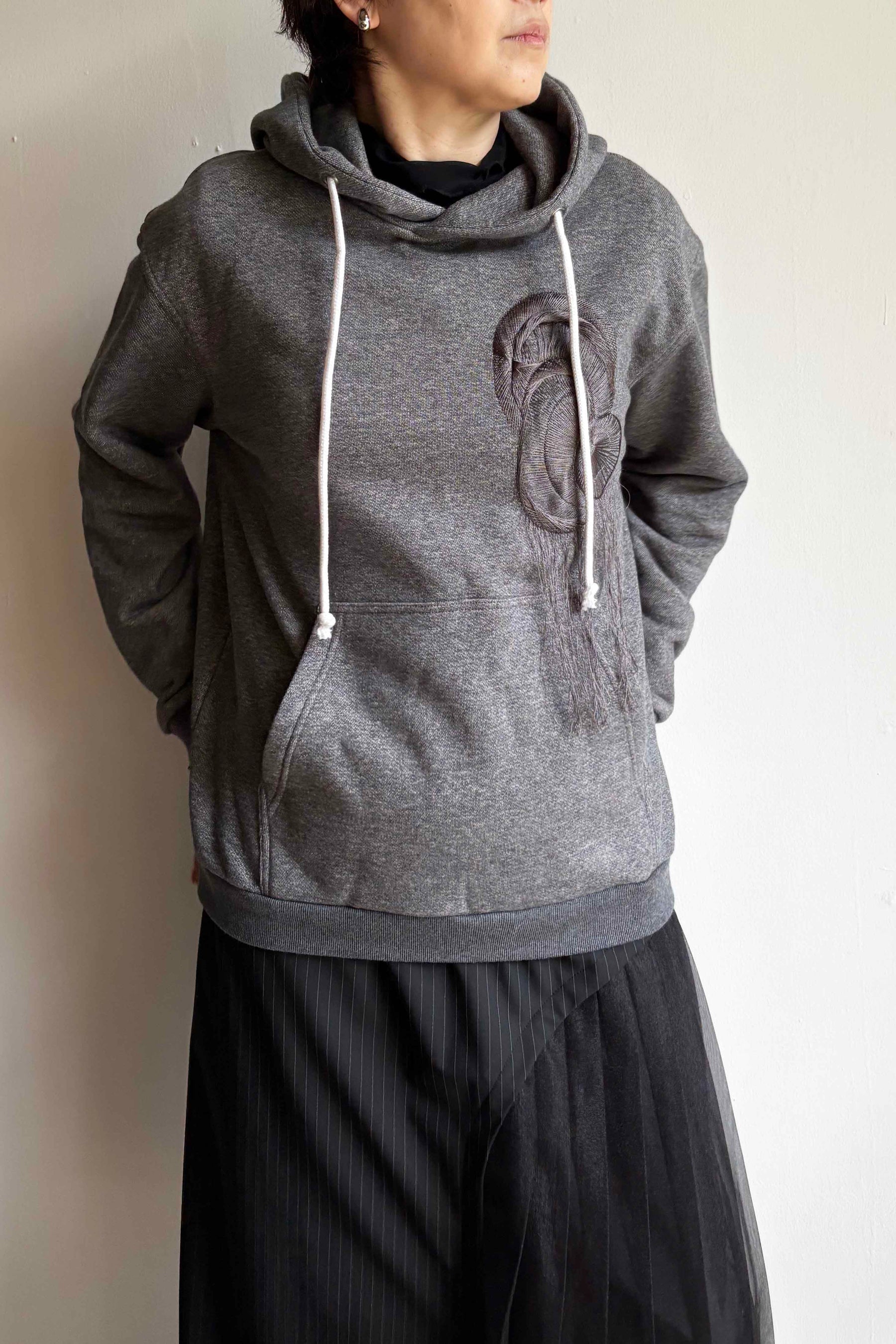 タイムエンブロイダリーパーカー