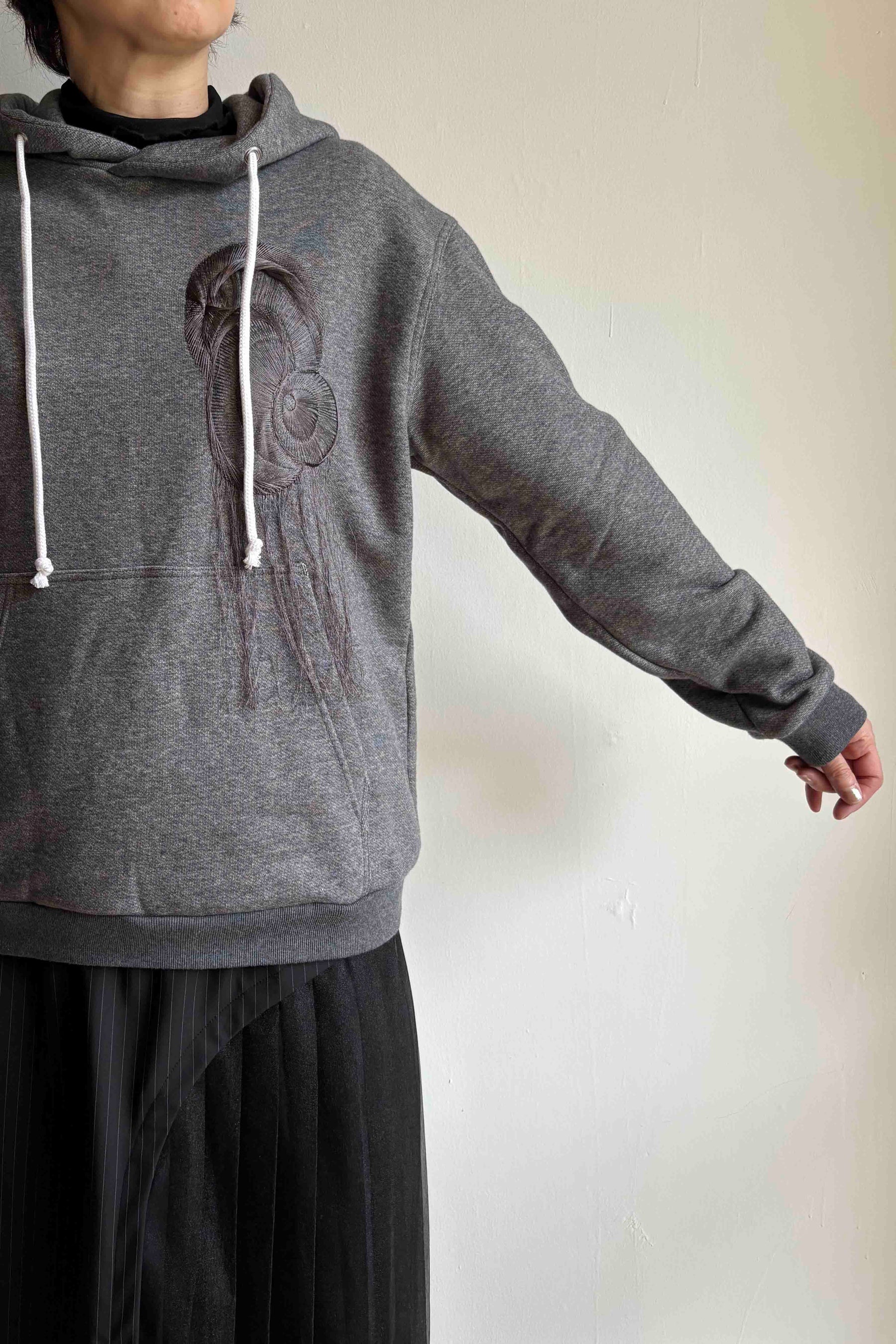 タイムエンブロイダリーパーカー