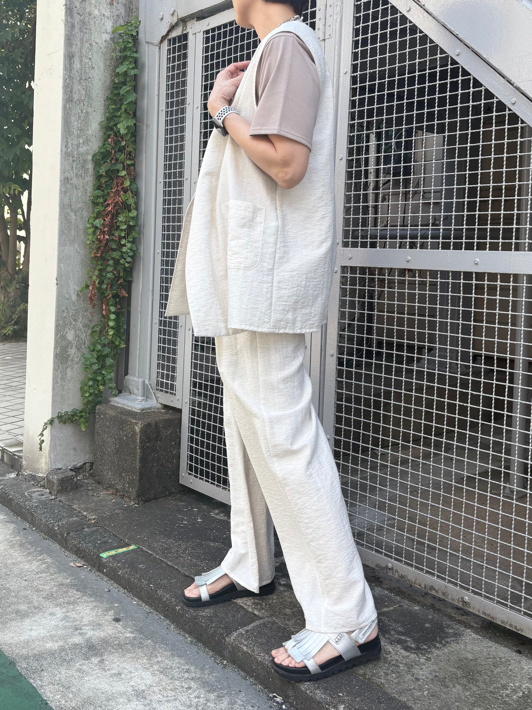 タックパンツ