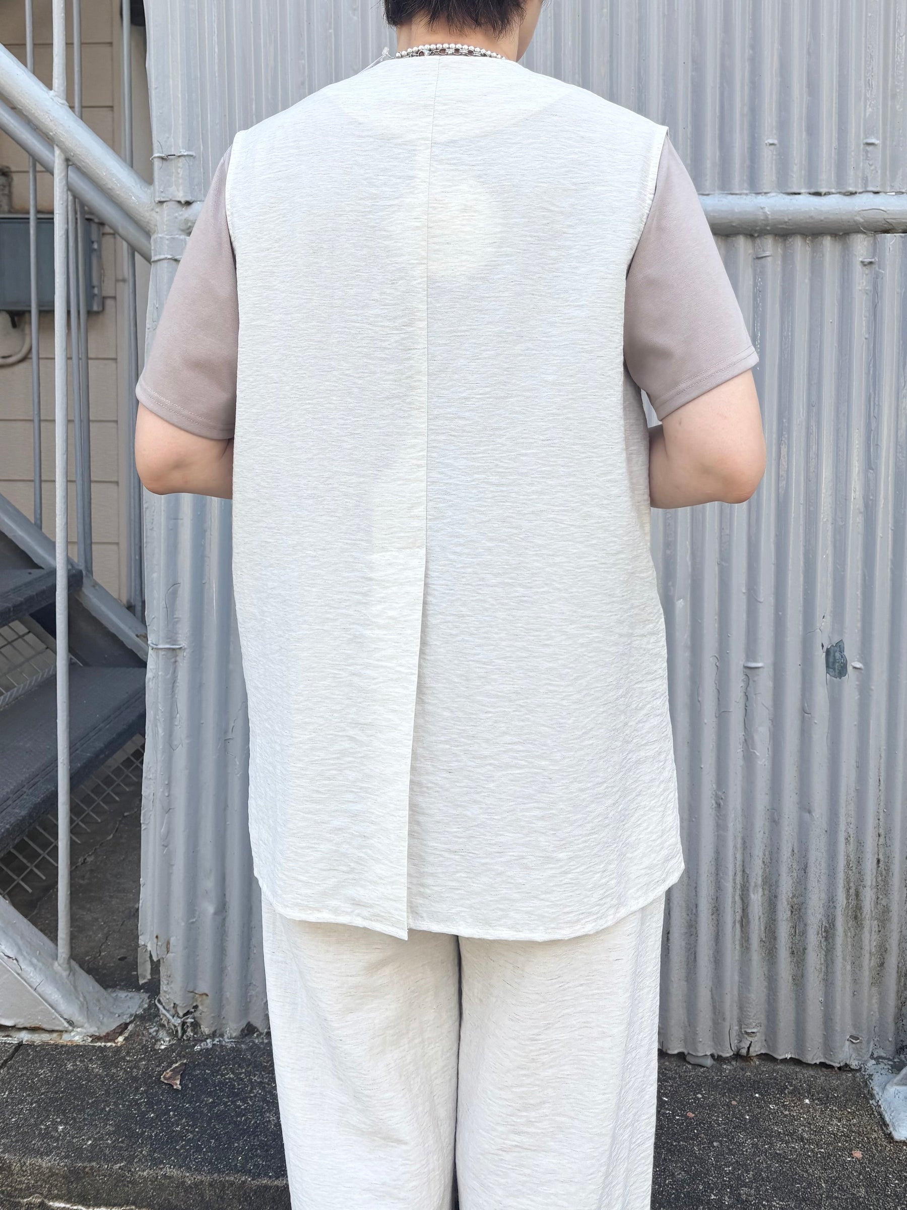 ノーカラーダブルベスト