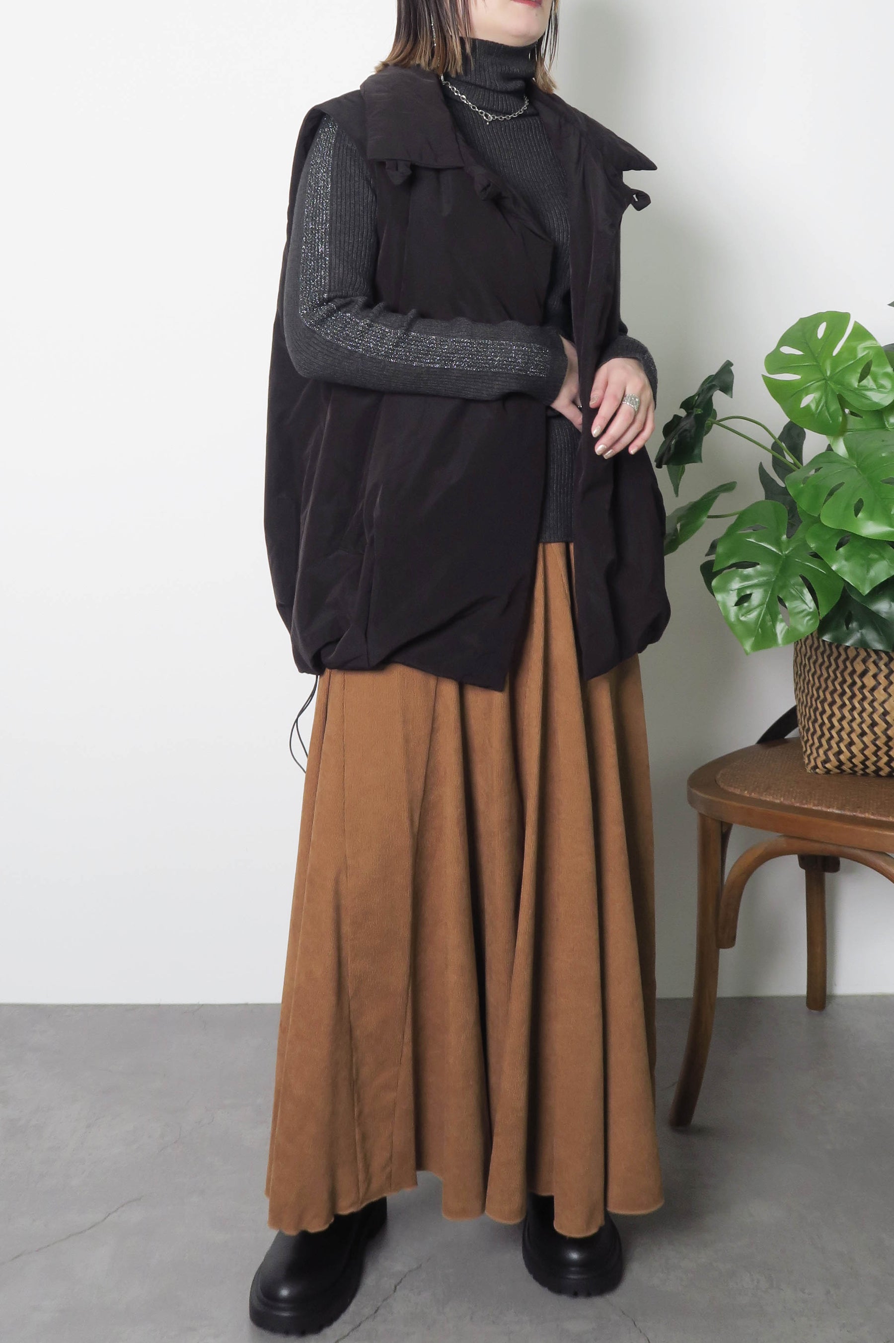 PaulineBleu(ポリーヌブロー) サイドラメラインタートルニット 36469　チャコール