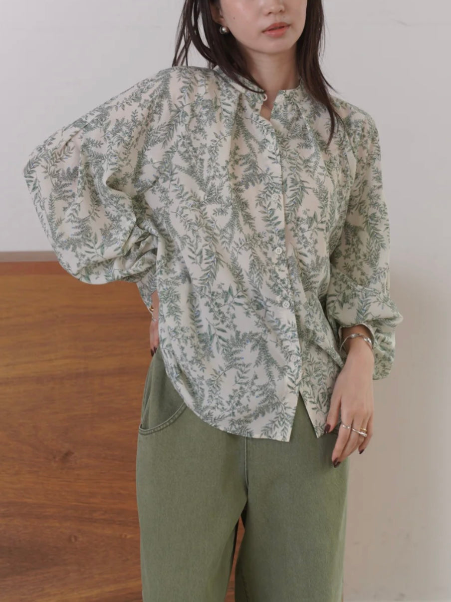 ボタニカルプリントブラウス