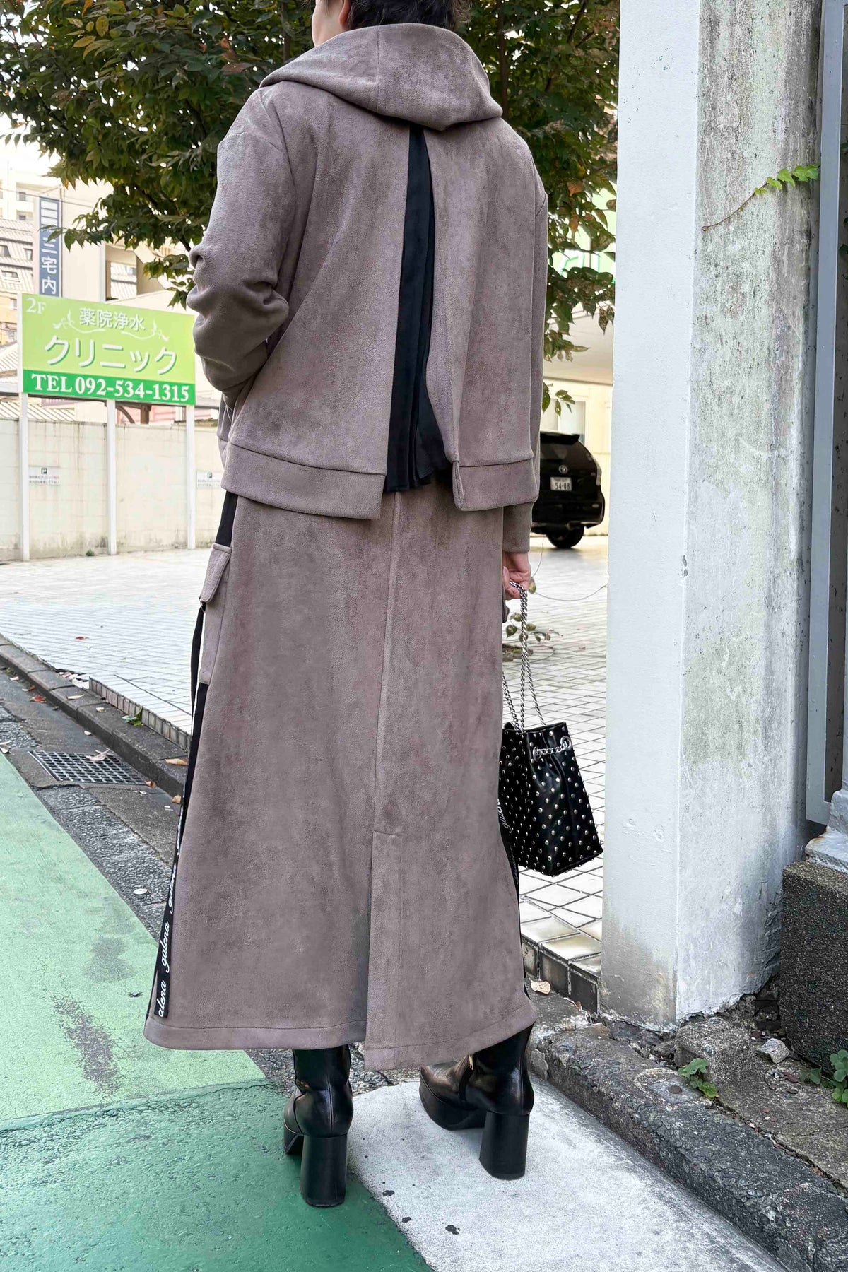 バックフレアスエードパーカー