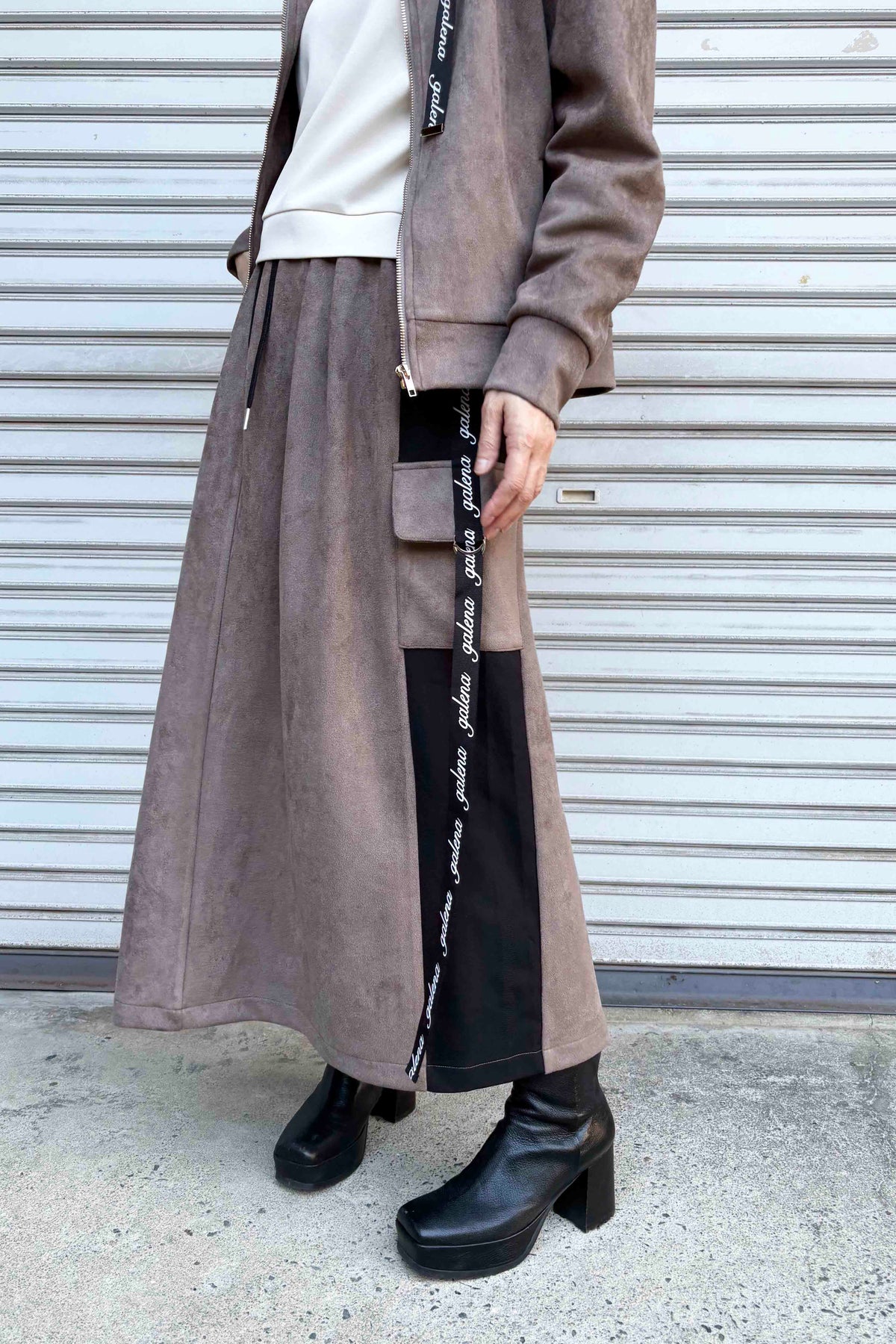 フェイクスエードカーゴスカート