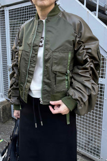 ボンバーフライトジャケット