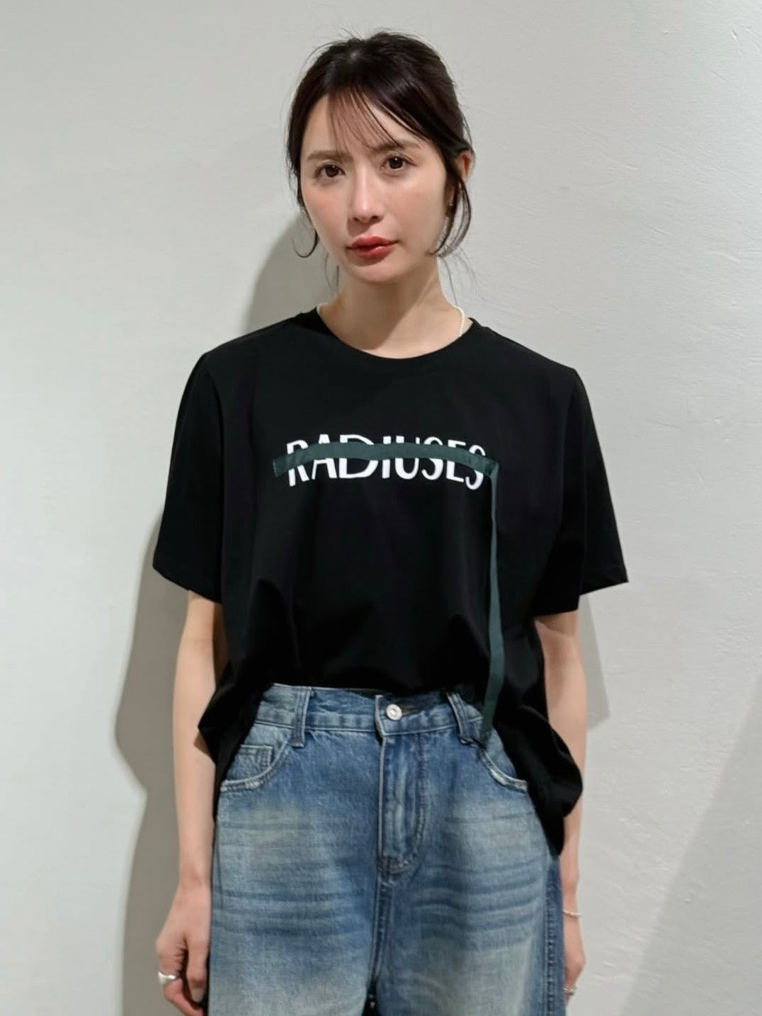 ロゴテープTシャツ